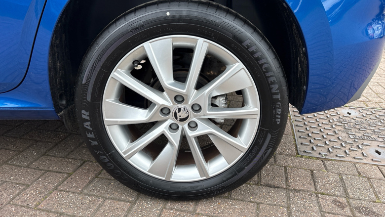 Skoda Kamiq 1.0 TSI 110 SE Drive 5dr DSG Petrol Hatchback
